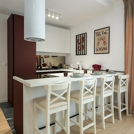 Ace Of Hearts 1 Bedroom Apartment,parking, Fast Wi-fi In One Cotroceni * Bucarest