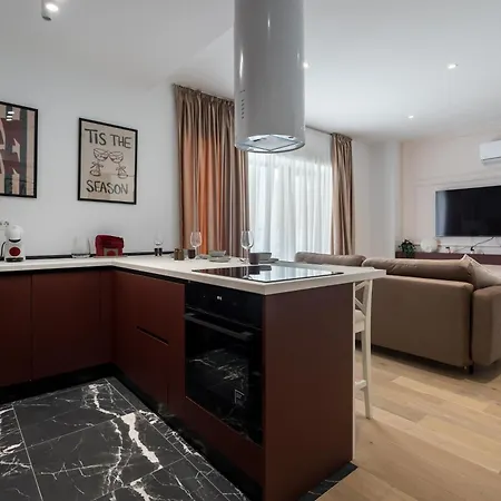 Ace Of Hearts 1 Bedroom Apartment,parking, Fast Wi-fi In One Cotroceni * Bucarest
