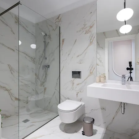 Apartment Ace Of Hearts 1 Bedroom Apartment,parking, Fast Wi-fi In One Cotroceni Bucharest