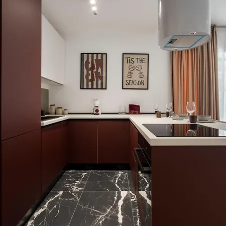 Ace Of Hearts 1 Bedroom Apartment,parking, Fast Wi-fi In One Cotroceni Διαμέρισμα Βουκουρέστι