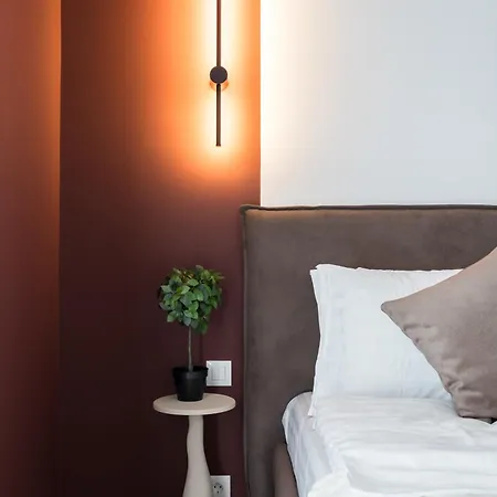 Ace Of Hearts 1 Bedroom Apartment,parking, Fast Wi-fi In One Cotroceni Apartment Bucharest