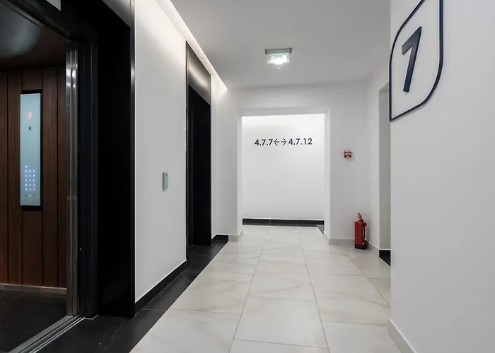 Ace Of Hearts 1 Bedroom Apartment,parking, Fast Wi-fi In One Cotroceni * ブカレスト