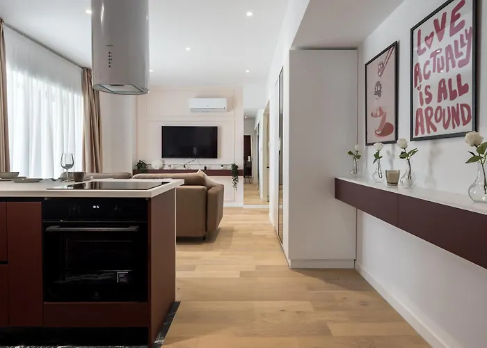 Ace Of Hearts 1 Bedroom Apartment,parking, Fast Wi-fi In One Cotroceni *