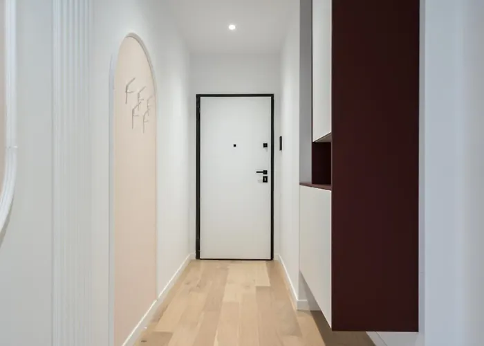 Апартаменти Ace Of Hearts 1 Bedroom Apartment,parking, Fast Wi-fi In One Cotroceni *