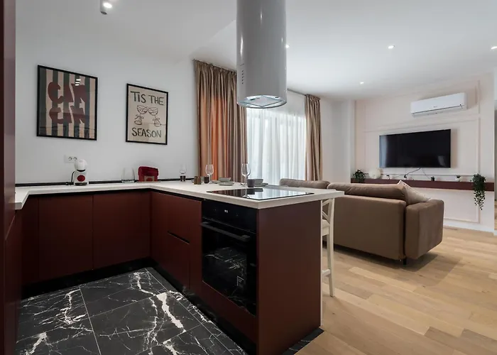 Ace Of Hearts 1 Bedroom Apartment,parking, Fast Wi-fi In One Cotroceni * Бухарест